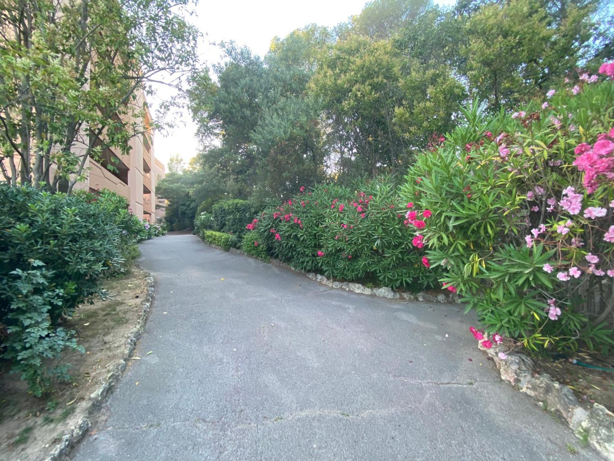 Appartement Face Mer Et Port Santa Lucia Climatise Et Wifi Сен-Рафаель Екстер'єр фото