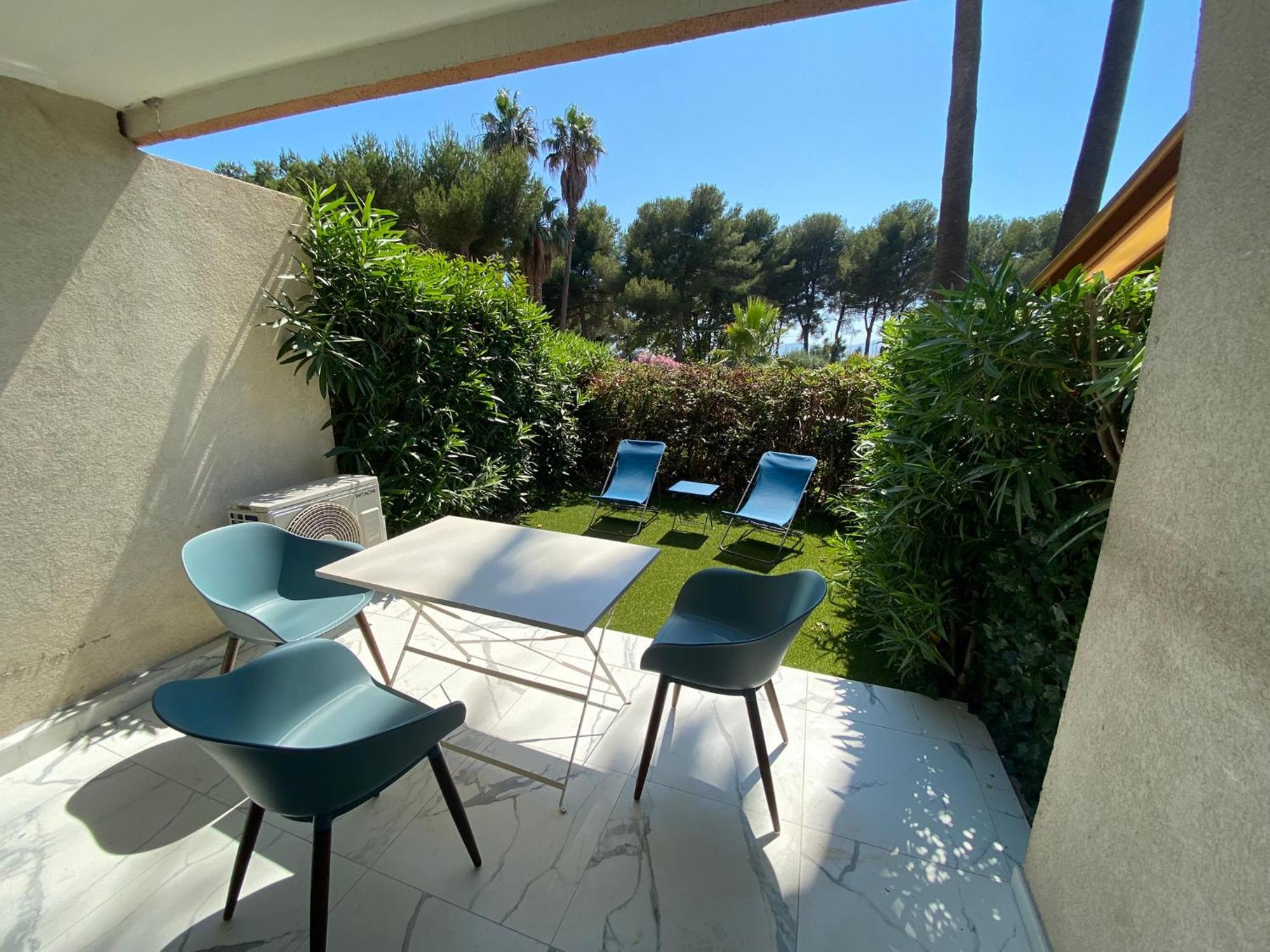 Appartement Face Mer Et Port Santa Lucia Climatise Et Wifi Сен-Рафаель Екстер'єр фото